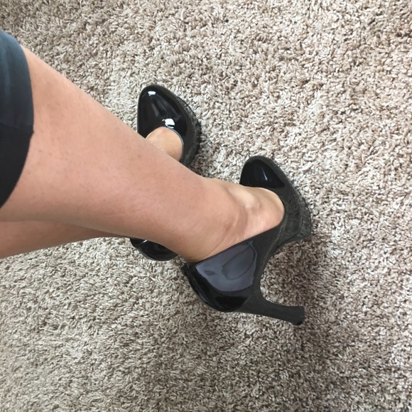Kelsi Dagger Black Heels ๐ - Picture 4 of 7